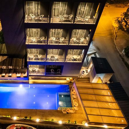 Hotel Piramida كساميل المظهر الخارجي الصورة
