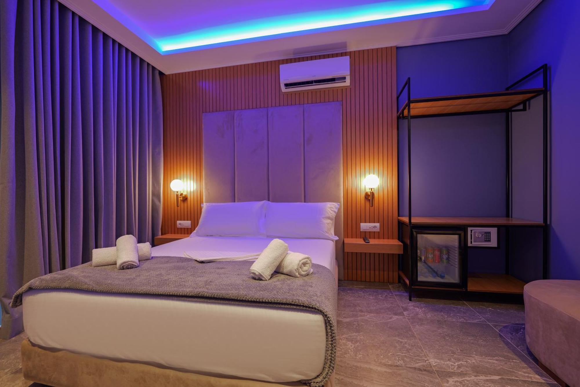 Hotel Piramida كساميل المظهر الخارجي الصورة