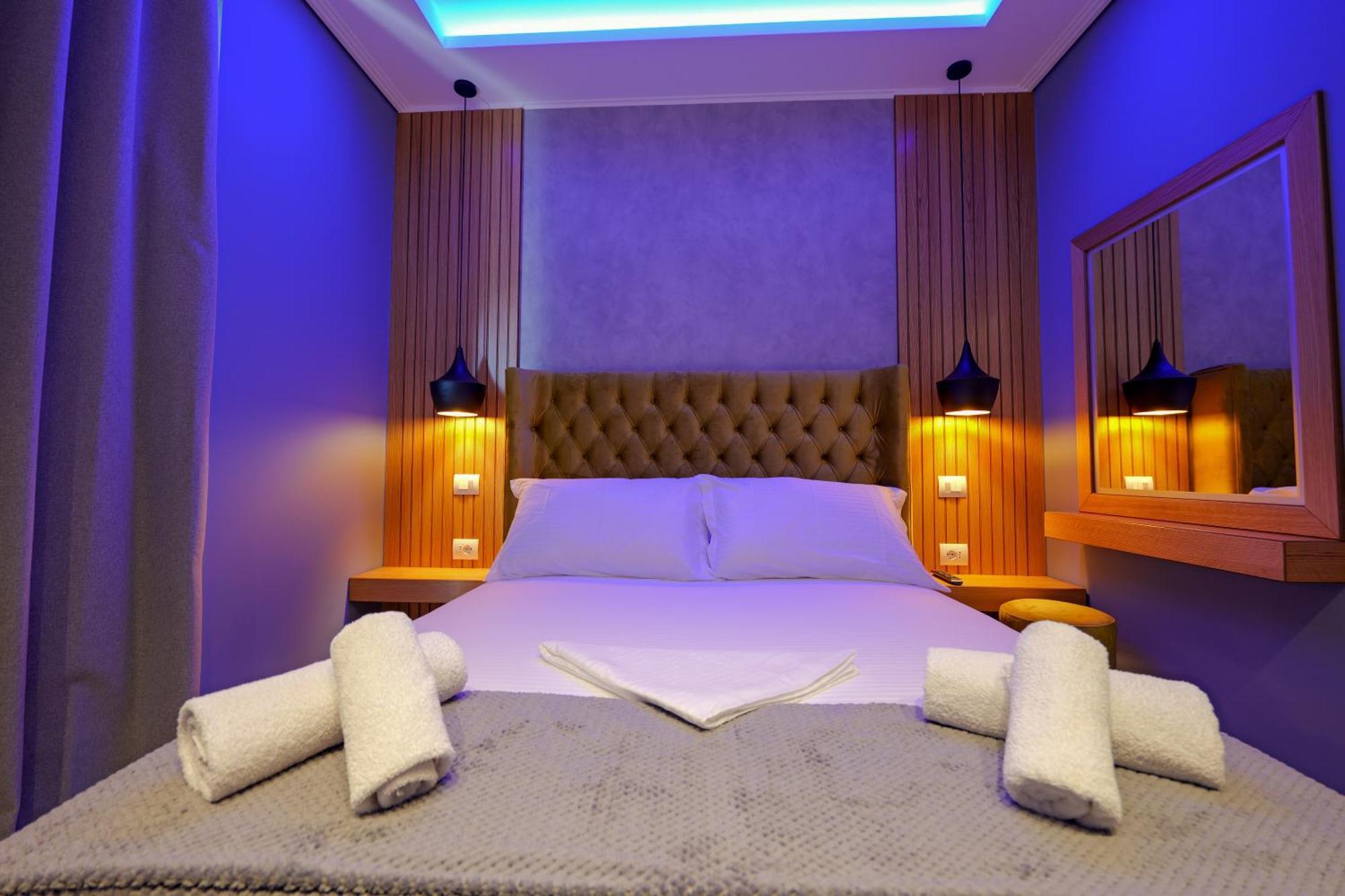 Hotel Piramida كساميل المظهر الخارجي الصورة
