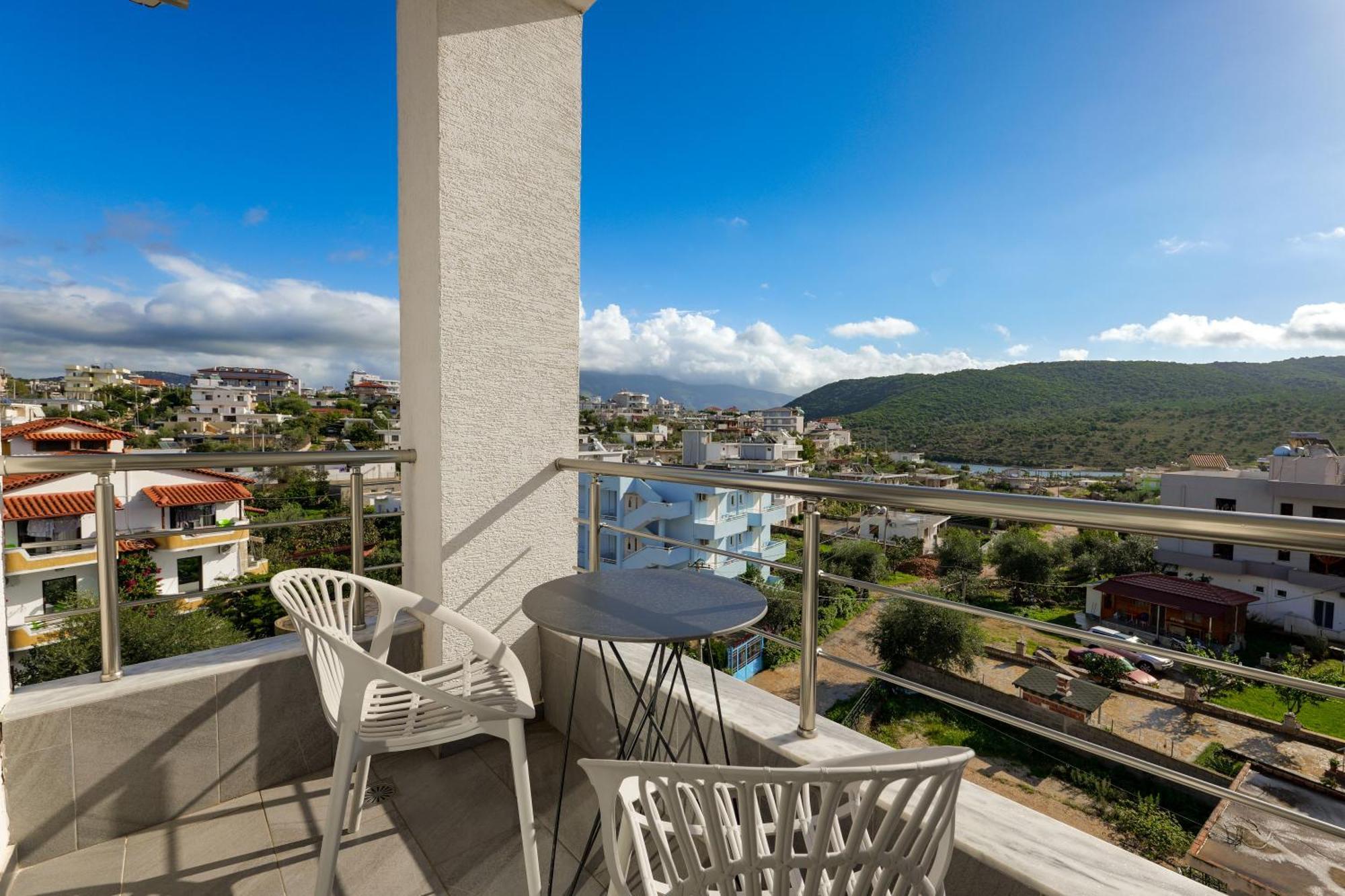 Hotel Piramida كساميل المظهر الخارجي الصورة