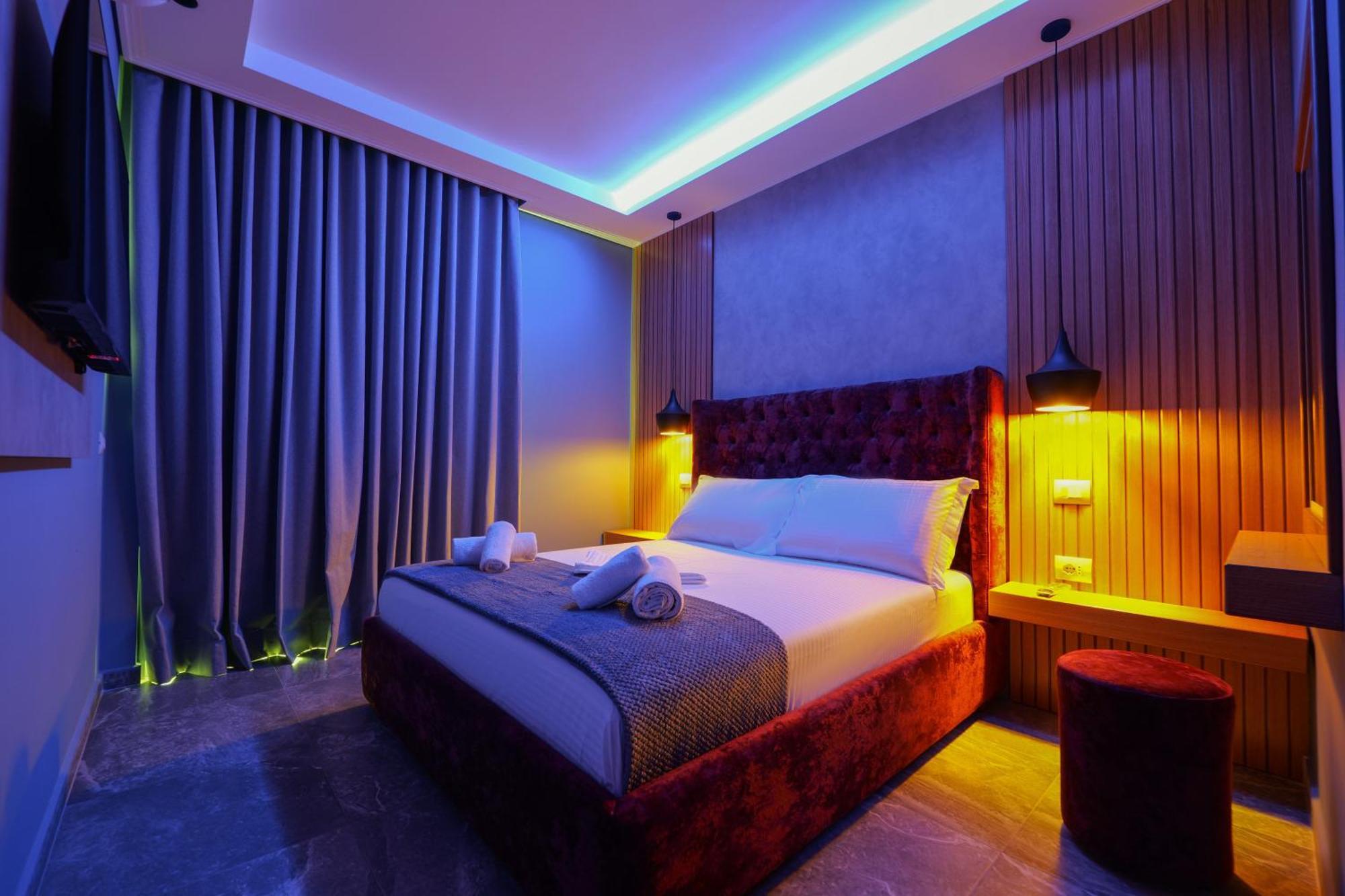 Hotel Piramida كساميل المظهر الخارجي الصورة
