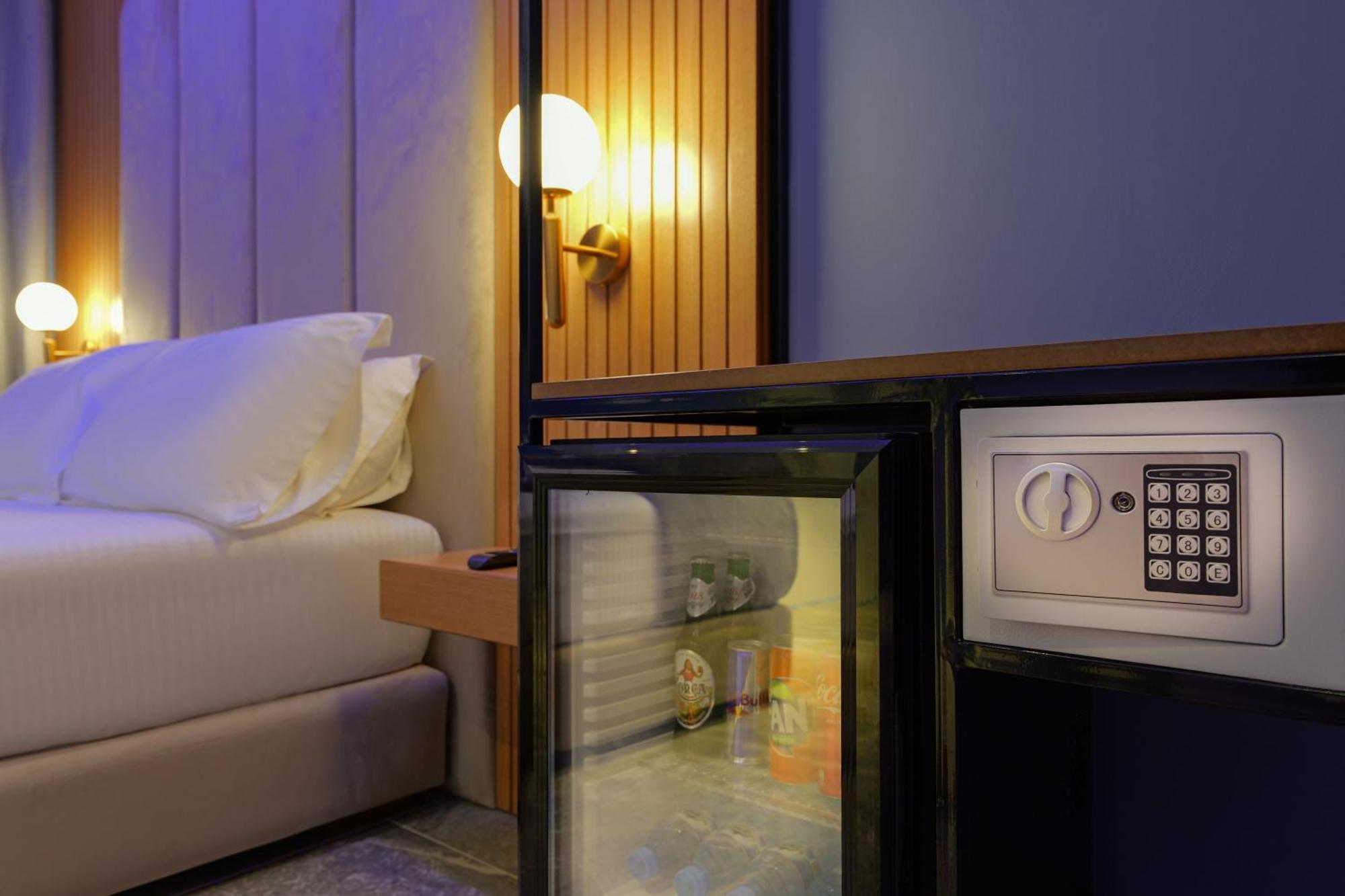 Hotel Piramida كساميل المظهر الخارجي الصورة