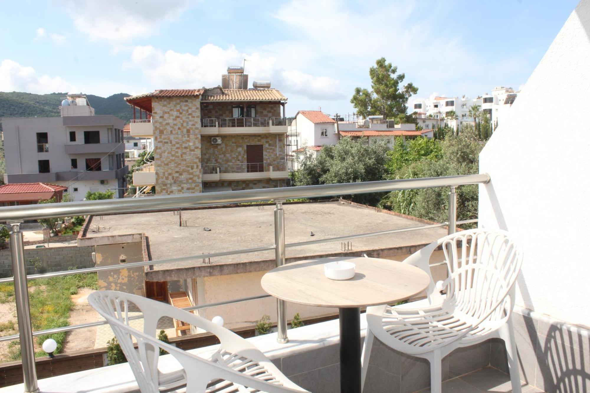 Hotel Piramida كساميل المظهر الخارجي الصورة