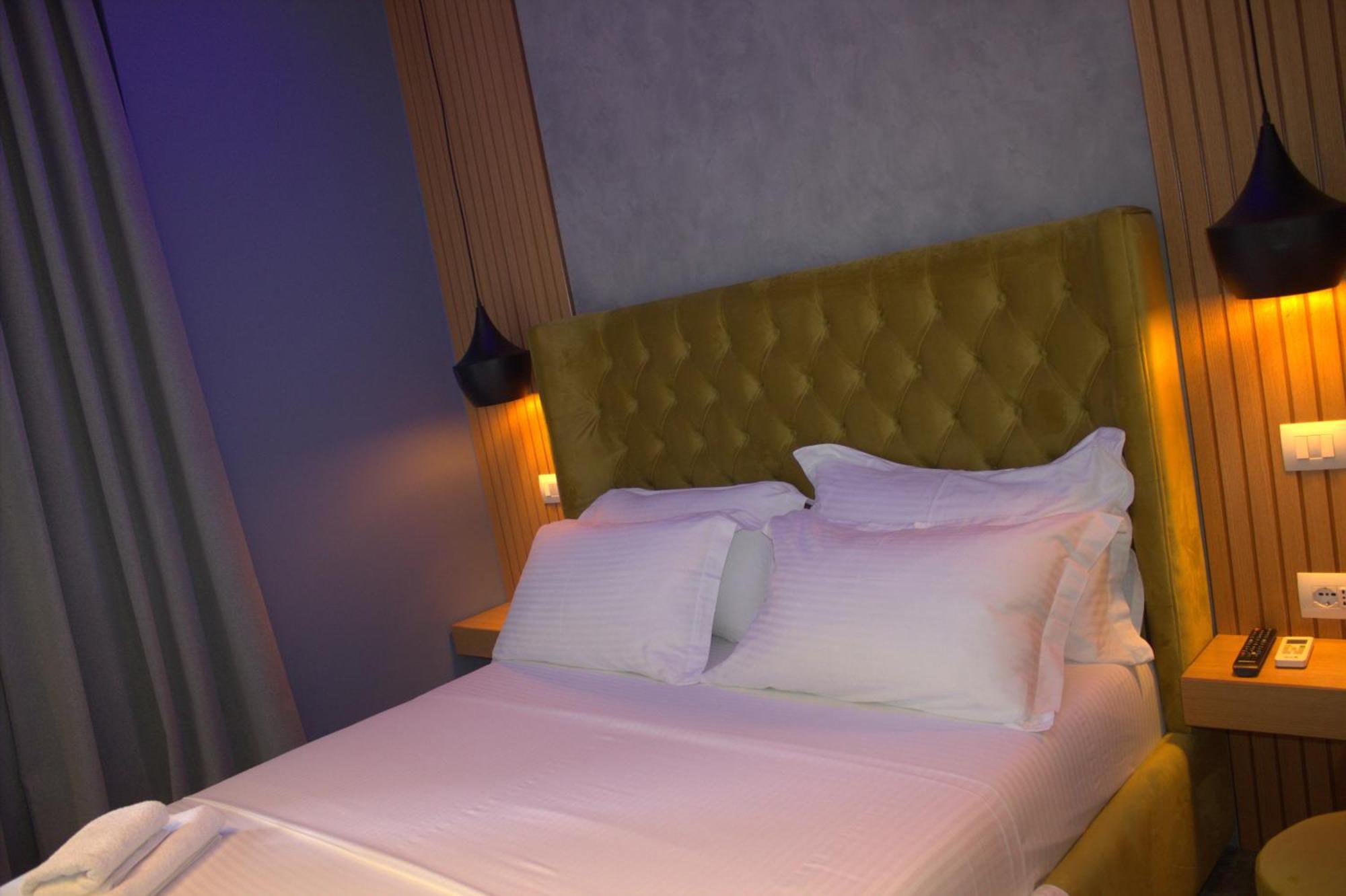 Hotel Piramida كساميل المظهر الخارجي الصورة