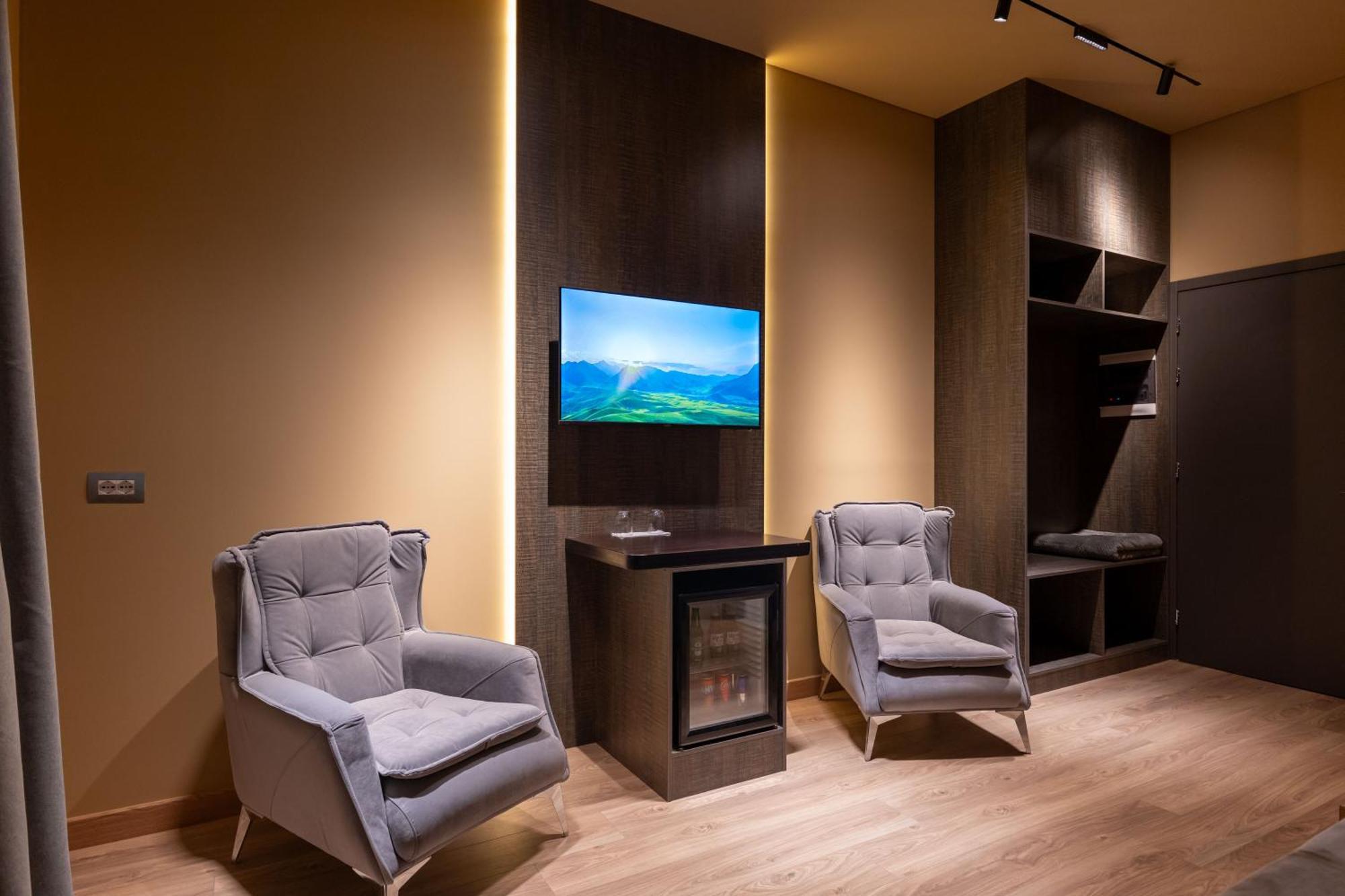 Hotel Piramida كساميل المظهر الخارجي الصورة