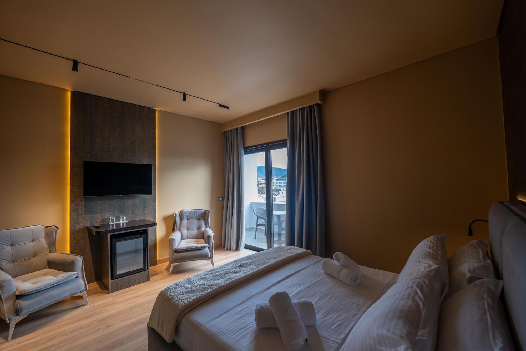 Hotel Piramida كساميل المظهر الخارجي الصورة