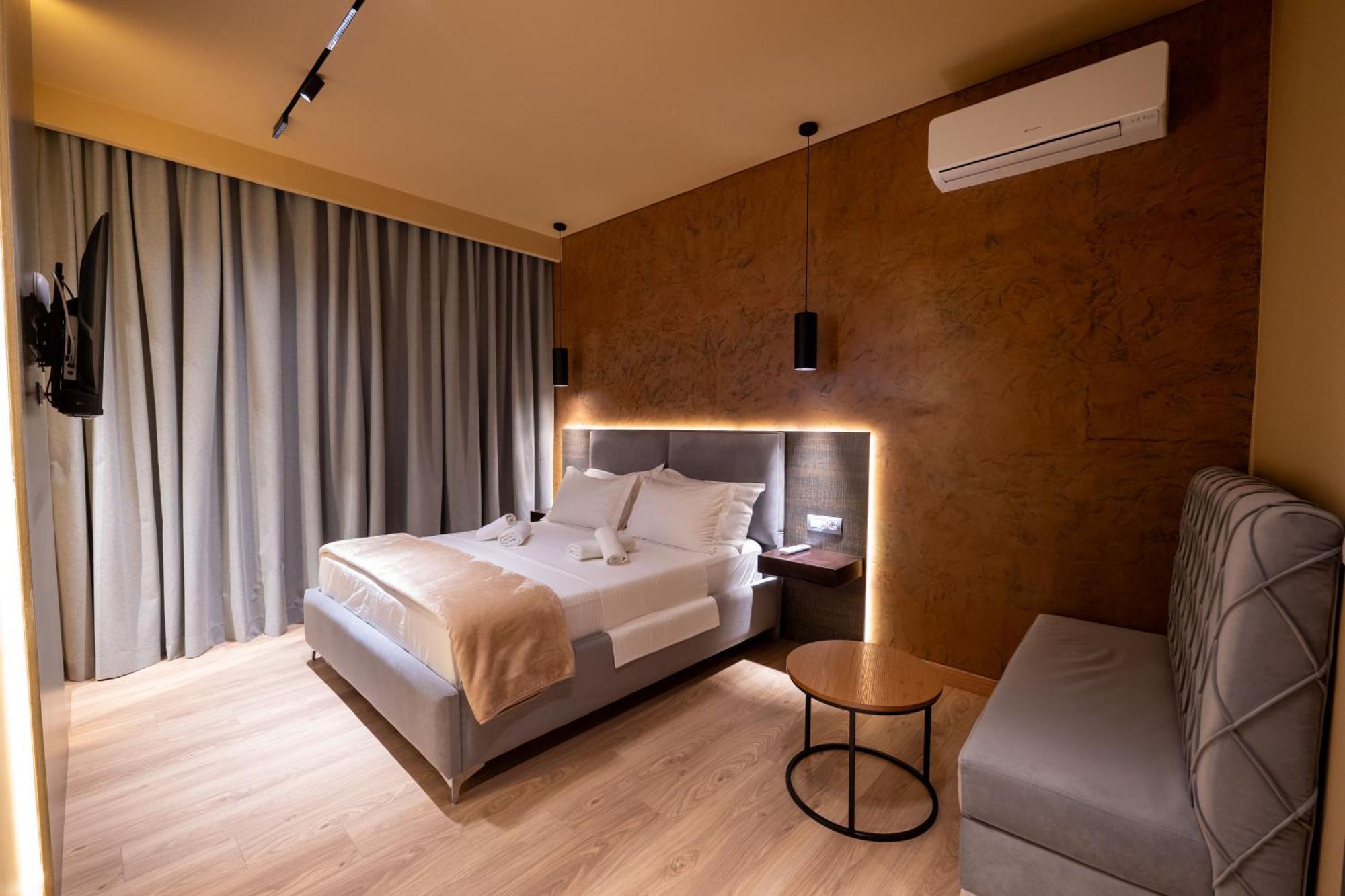Hotel Piramida كساميل المظهر الخارجي الصورة