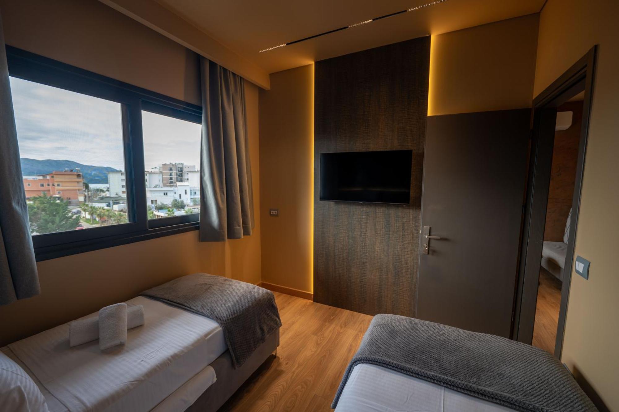 Hotel Piramida كساميل المظهر الخارجي الصورة